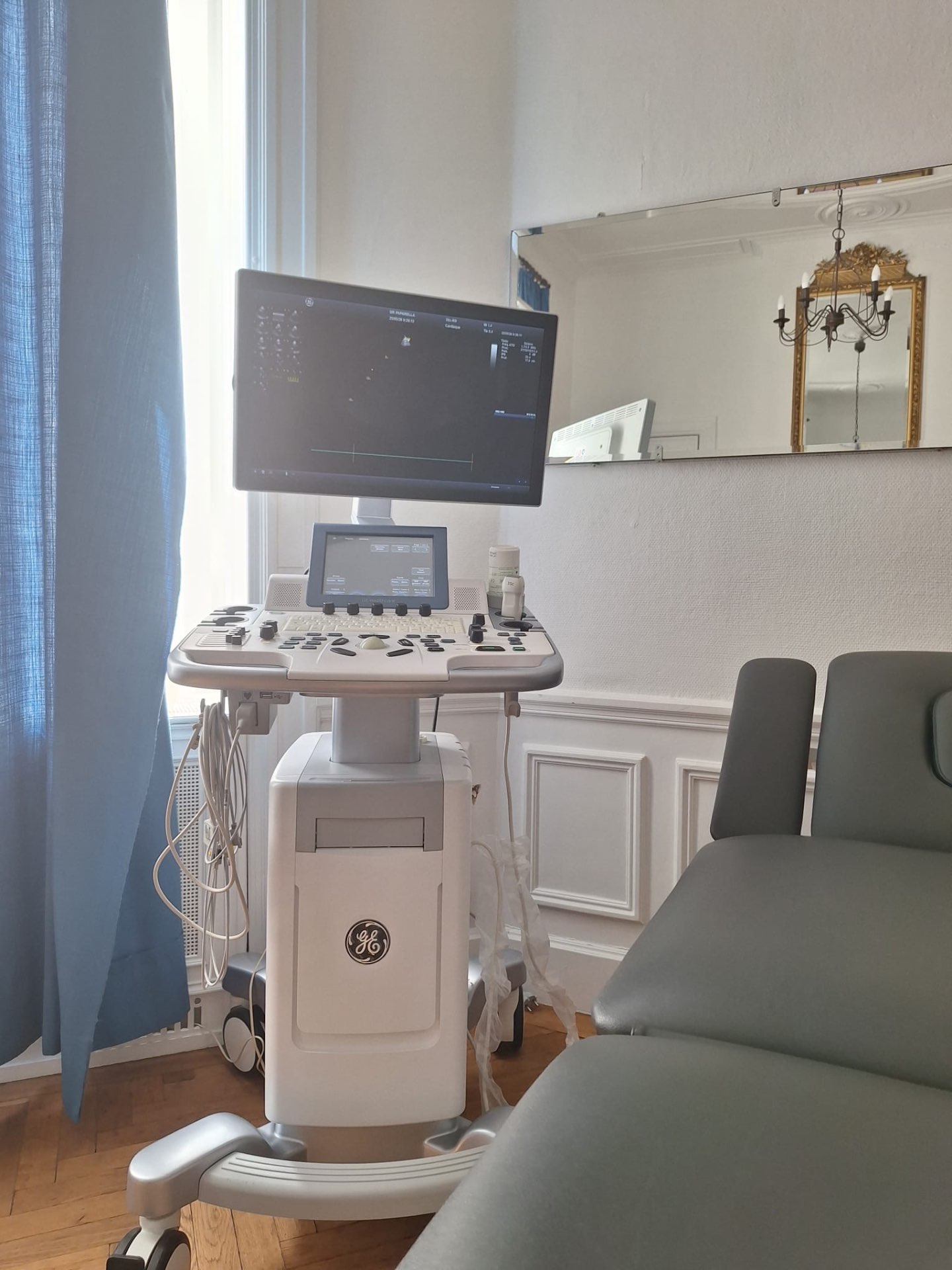 GE echocardiography ultrasound machine